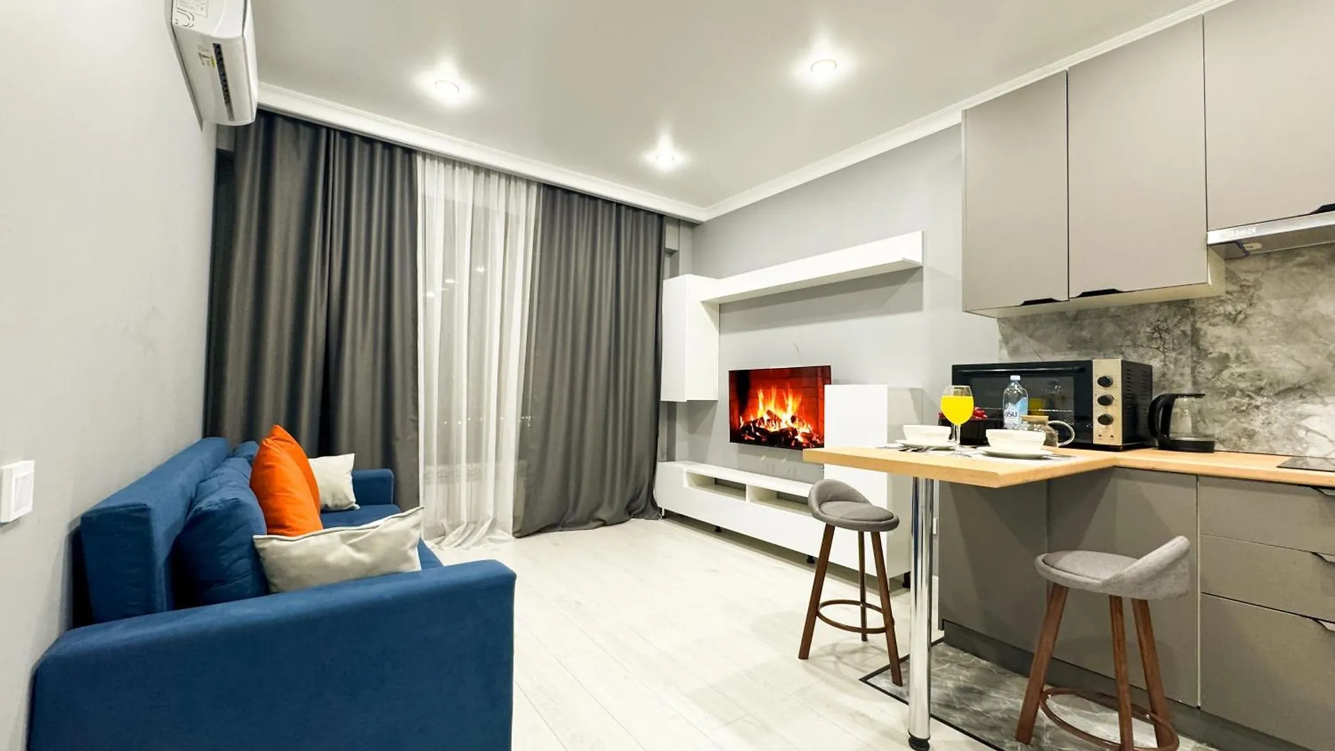 Жк Nomad 2-В Центре Города Almaty Apartment